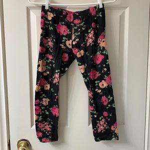 π·3 for$25π·French Laundry, US S, Black Pink & Peach Floral Capris